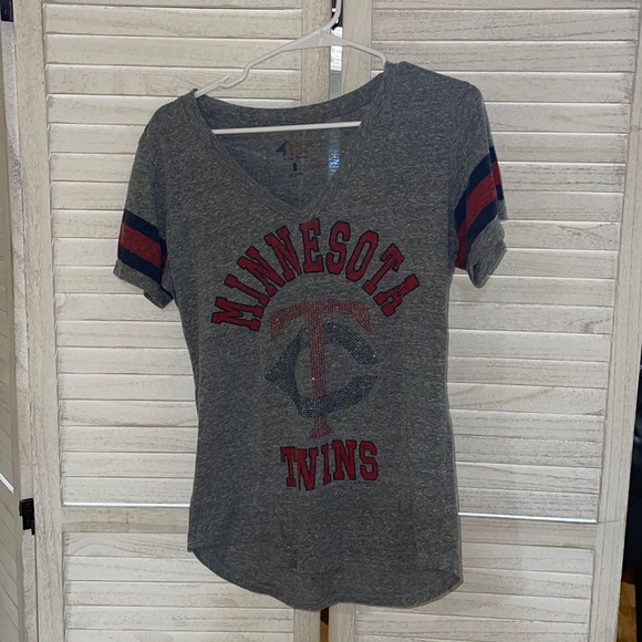 Twins t shirt! - Picture 1 of 2